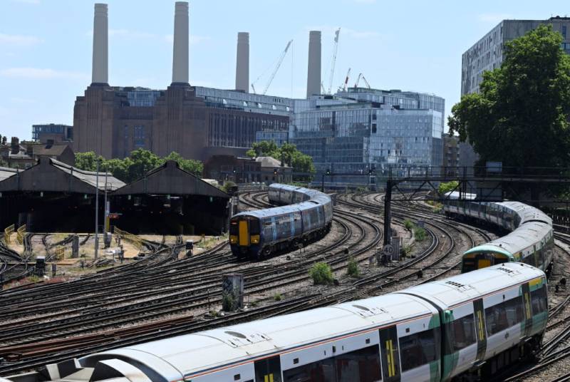 UK renationalises first train operator under Labour reforms