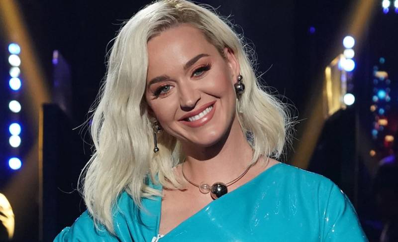 Katy Perry suffers wardrobe malfunction mid-performance in Las Vegas