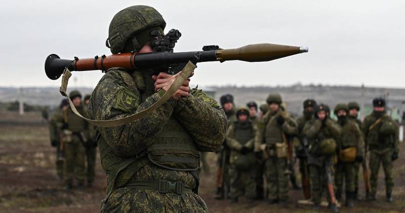 Kremlin says West lifting range limits on Ukraine arms 'quite dangerous'