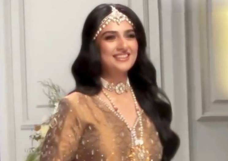 Sarah Khan’s dazzling ramp walk to Pal Pal song sets hearts racing