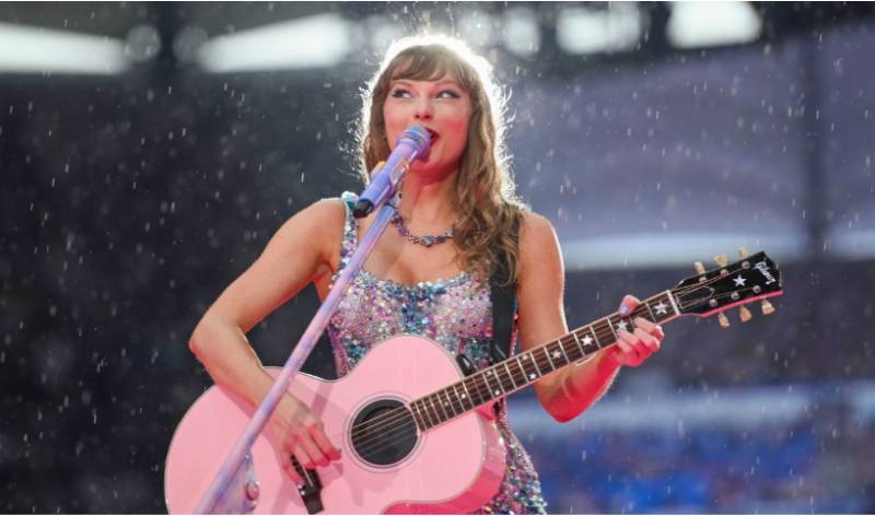 Taylor Swift's absence at 2025 AMAs red carpet disappoints fans