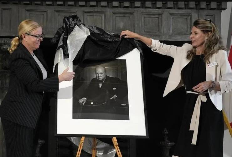 Thief of famed Churchill photo sentenced to jail in Canada