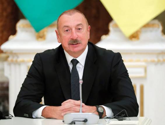 Azerbaijan pledges $2b investment in Pakistan at trilateral summit