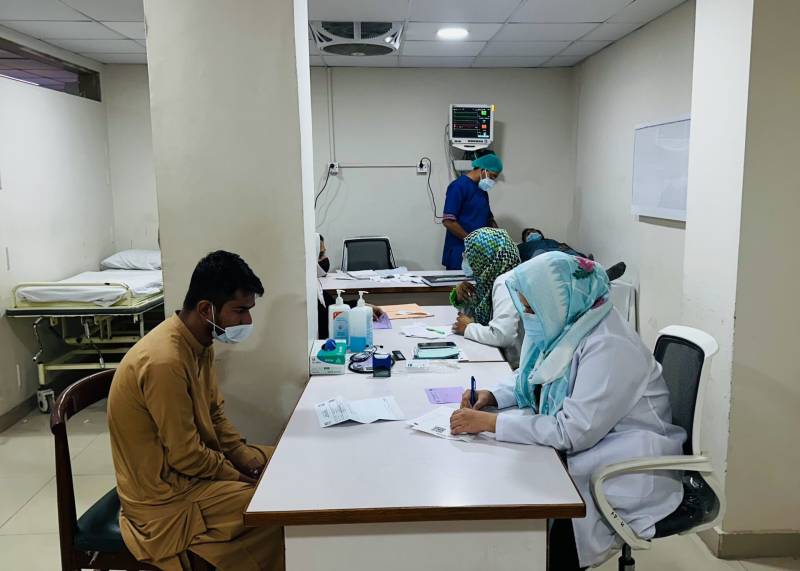Dozens of coronavirus patients land at Karachi hospitals