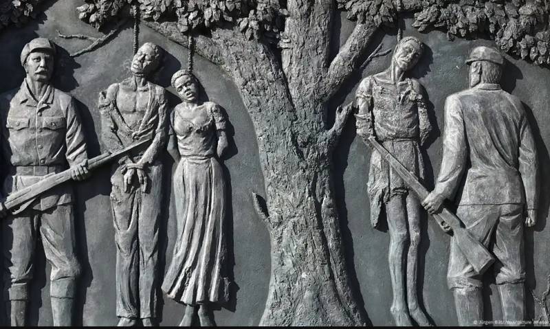 Namibia's president urges reparations at first German genocide memorial