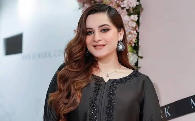Fans congratulate Aiman Khan amidst third pregnancy speculations