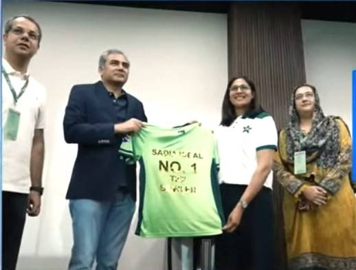 Pakistan’s top spinner Sadia Iqbal calls on PCB Chairman Mohsin Naqvi