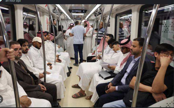 New metro cuts through Saudi social divisions