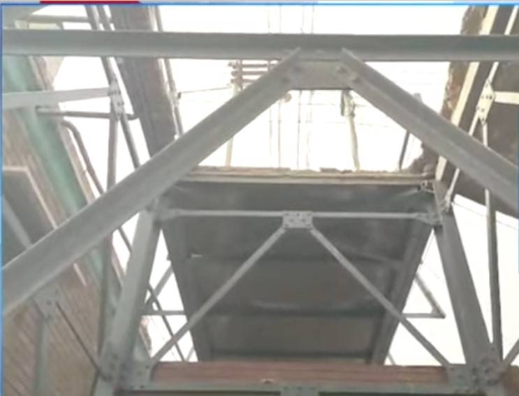 3 suspended as man dies in railway bridge collapse in Khanewal 