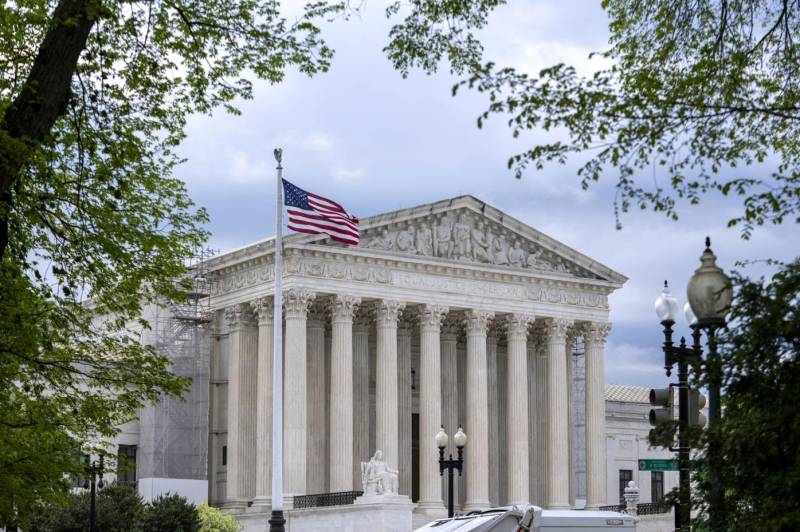 US top court lets Trump revoke legal status for 500,000 migrants