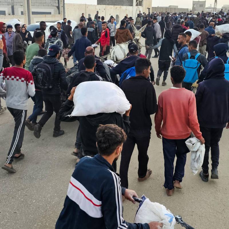 Father of six killed 'for piece of bread' during Gaza aid distribution