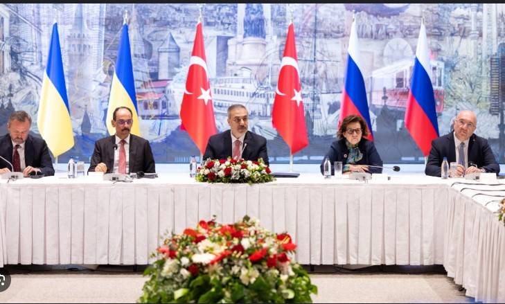 Russia, Ukraine head to Istanbul for fresh peace talks