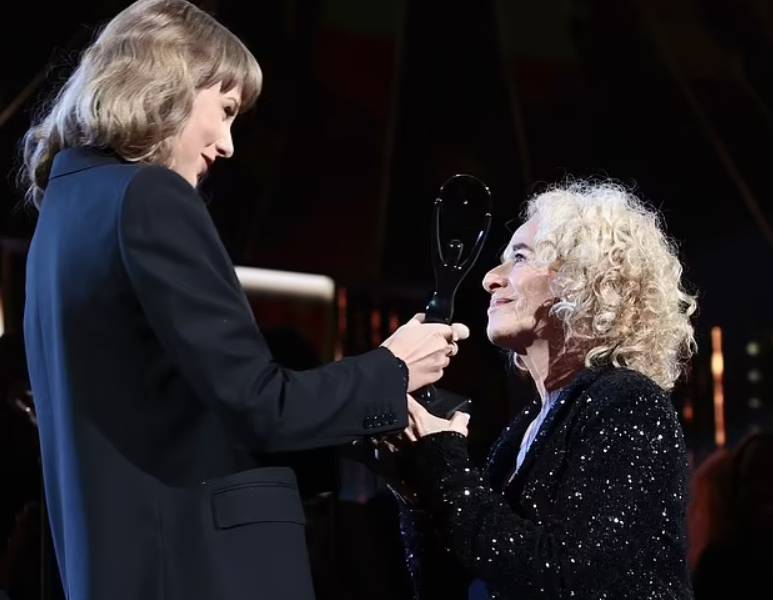 'You continue to inspire': Carole King cheers Taylor Swift’s $360 million milestone
