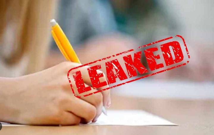 English paper of intermediate leaked in Karachi
