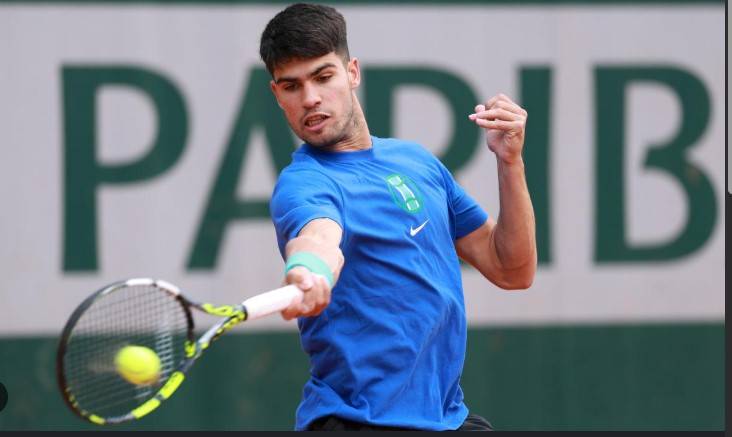 Alcaraz, Swiatek and Sabalenka in French Open semi-final hunt