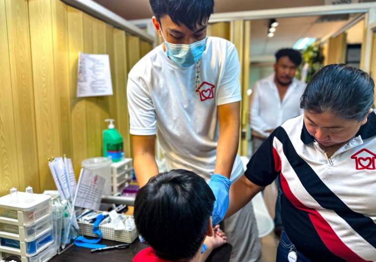 Philippines warns of health emergency as HIV cases soar