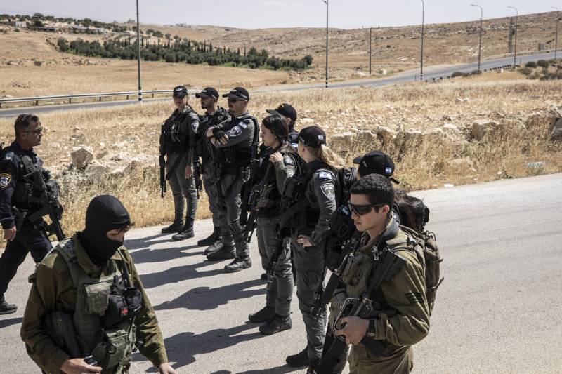 Israeli forces stop media from visiting journalist's house in West Bank