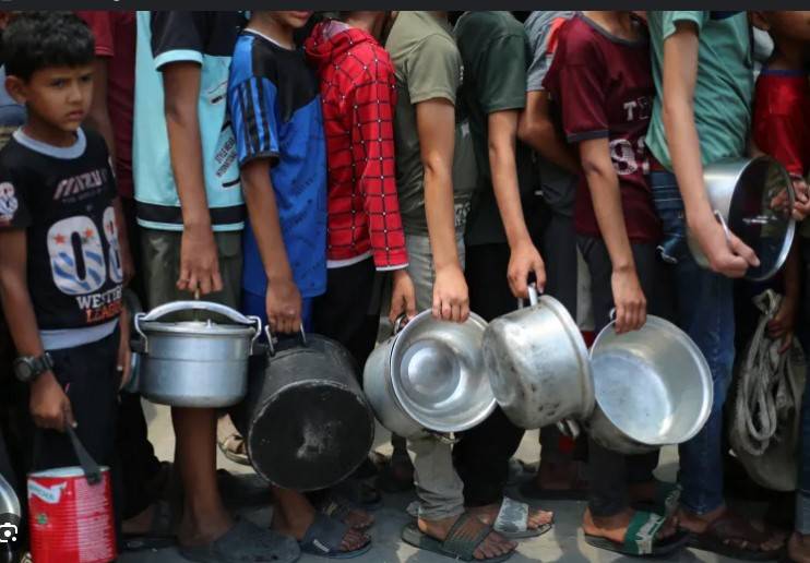 US-backed group extends closure of Gaza aid sites