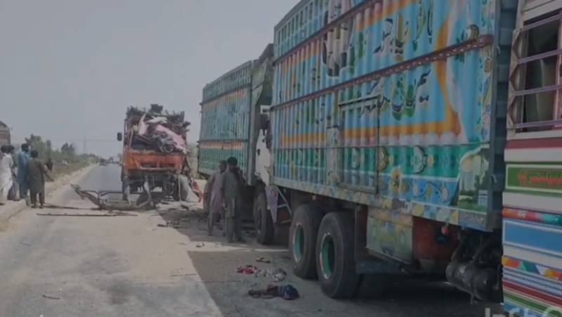 Tragic highway collision in Shikarpur claims three lives