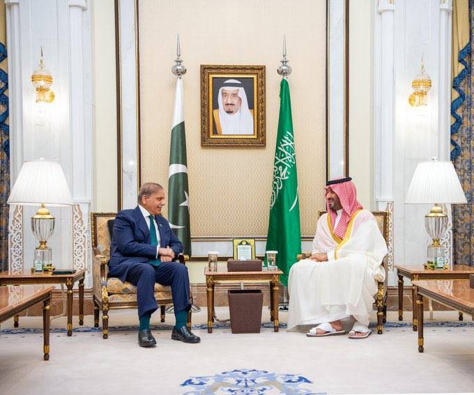 Shehbaz Sharif discusses bilateral ties and regional solidarity with Saudi Crown Prince