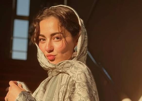 'Eid Mubarak kids':  Hania Aamir spreads festive cheer with chic pics