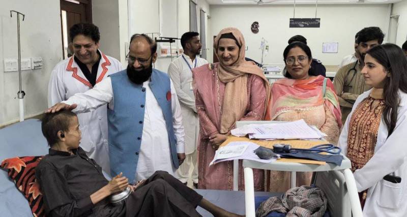 Upholding tradition, FJMU VC spends Eid with patients and on-duty medics