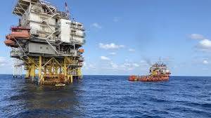 54 migrants rescued from Mediterranean oil platform