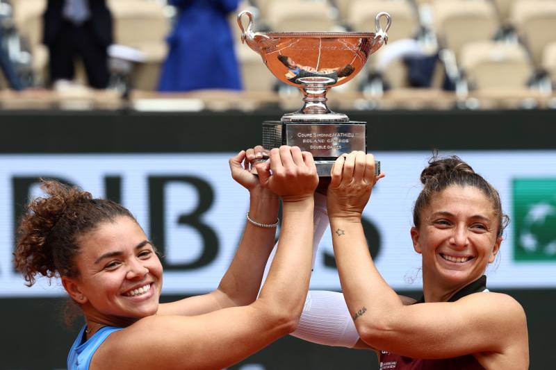 Errani, Paolini win French Open women's doubles crown