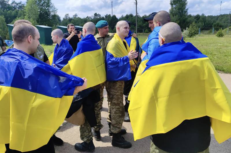 Russia, Ukraine swap first prisoners in large-scale exchange