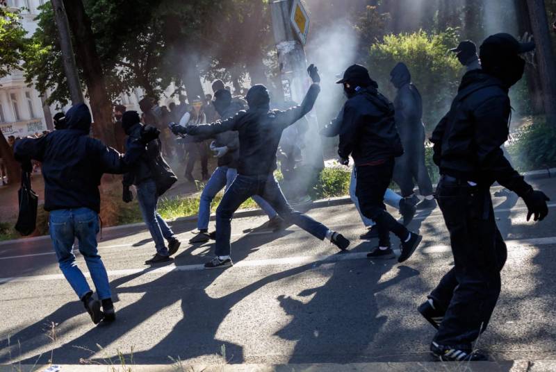 Germany charges seven far-left militants over attacks on neo-Nazis