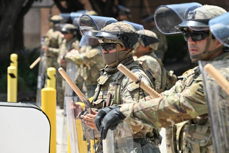 Night-time curfew in Los Angeles as Trump vows to 'liberate' city