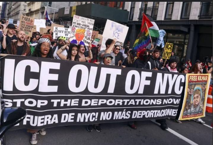 Thousands in New York protest immigration raids