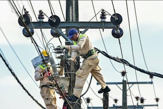 Sri Lanka raises electricity price in line with IMF bailout