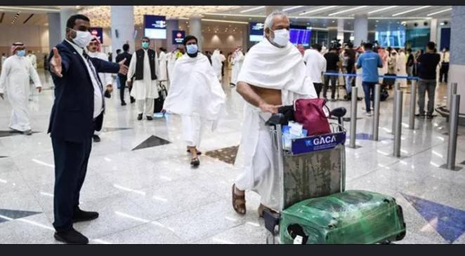 First Hajj flight carrying 340 Hajis lands at Islamabad Airport
