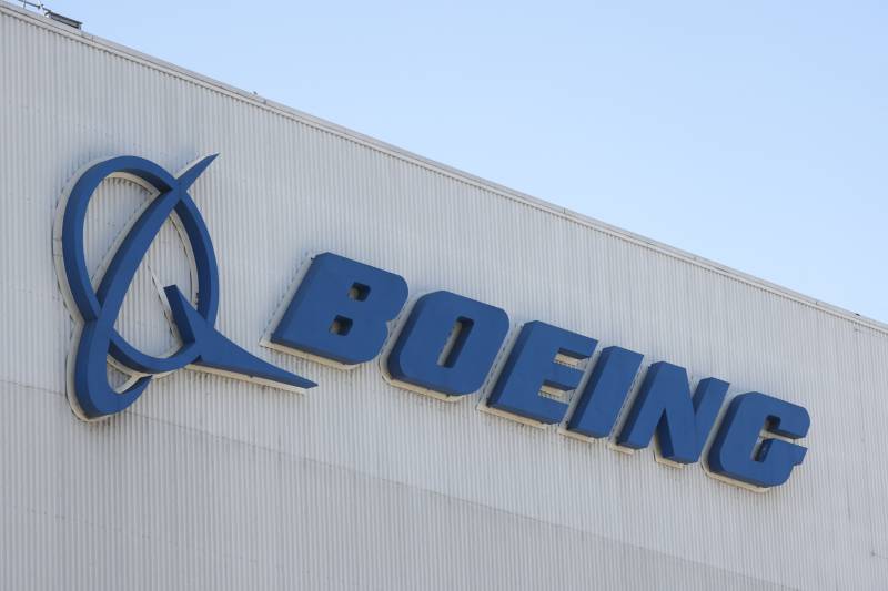 Boeing share slump hits Dow, US stocks