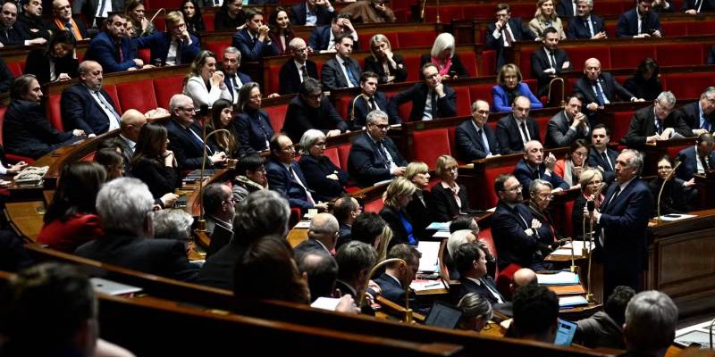 French Senate rejects tighter tax on ultra rich