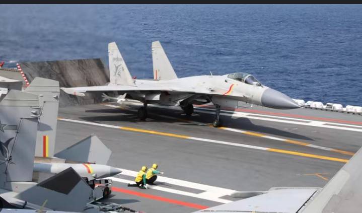 Japan, China trade barbs over fighter jet manoeuvres