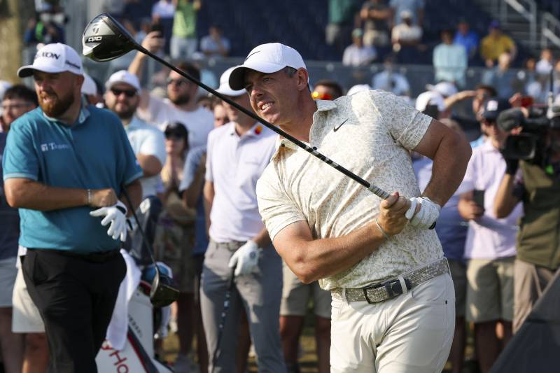 McIlroy pars, DeChambeau bogeys and Aberg leads as US Open begins