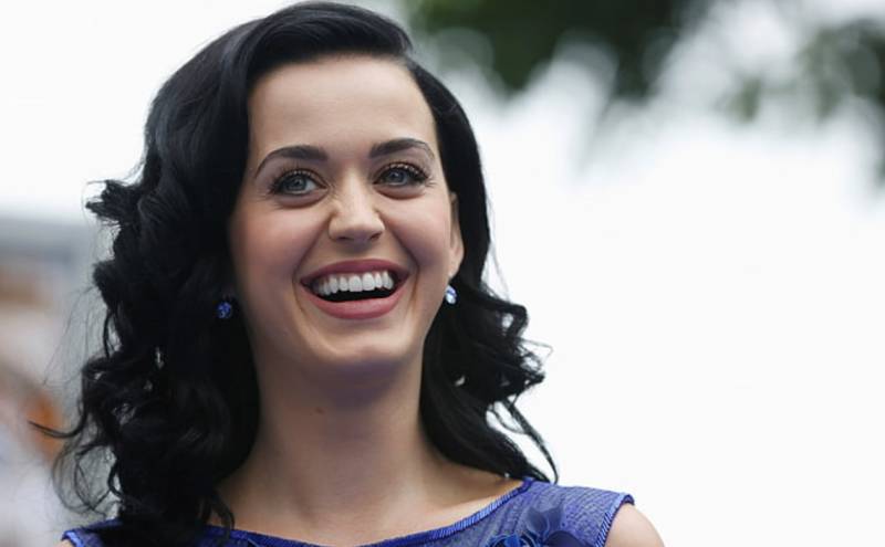 Katy Perry shares sweet BTS moment of daughter Daisy singing   
