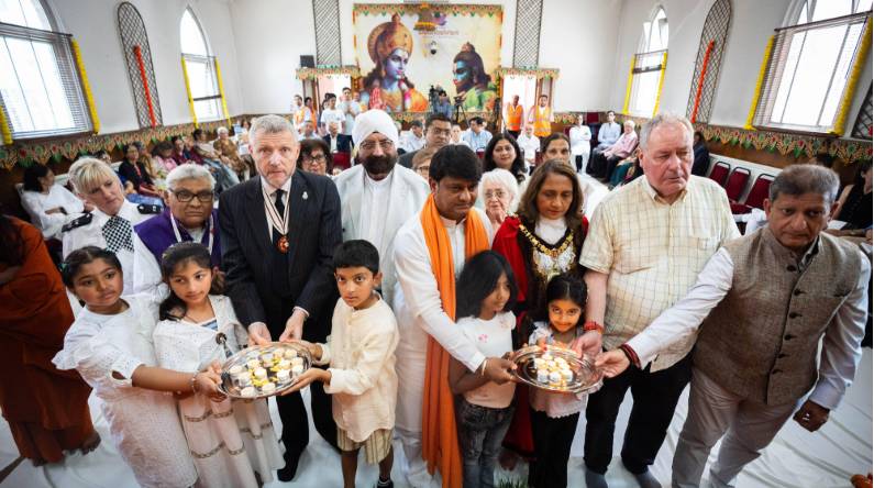 India plane crash orphans sisters after father's trip to scatter wife's ashes