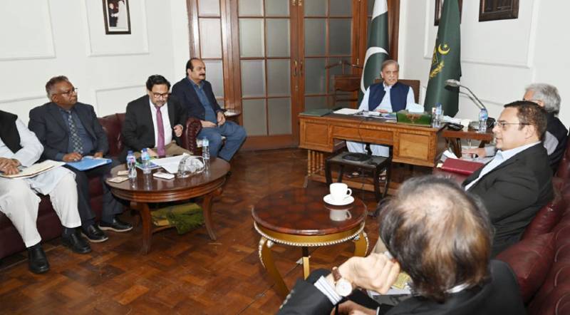 PM Shehbaz calls for finalization of Electric Vehicles Policy 2025