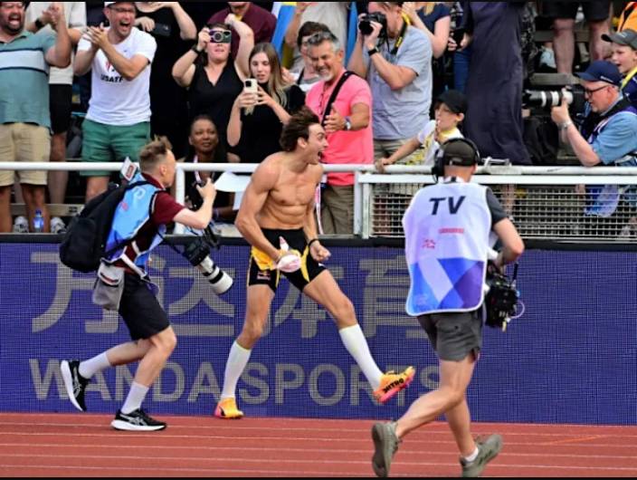 Duplantis increases pole vault world record to 6.28m