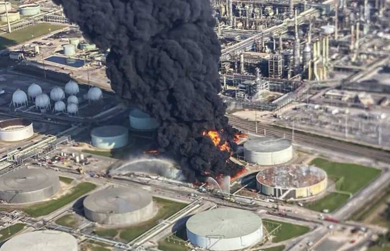 Fire extinguished in Marathon Oil Refinery in Texas