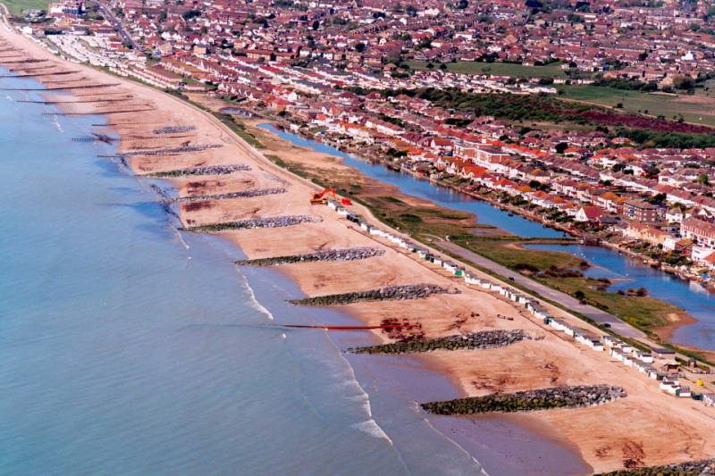 UK commits £8 bn to flood defences