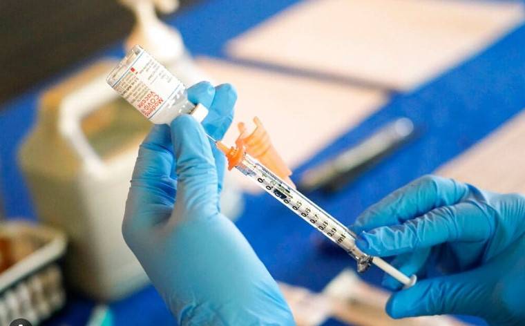 Vaccine experts removed by Trump health chief sound the alarm