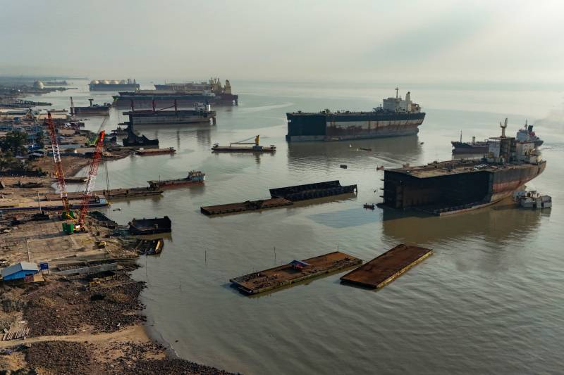 New rules may not change dirty and deadly ship recycling business