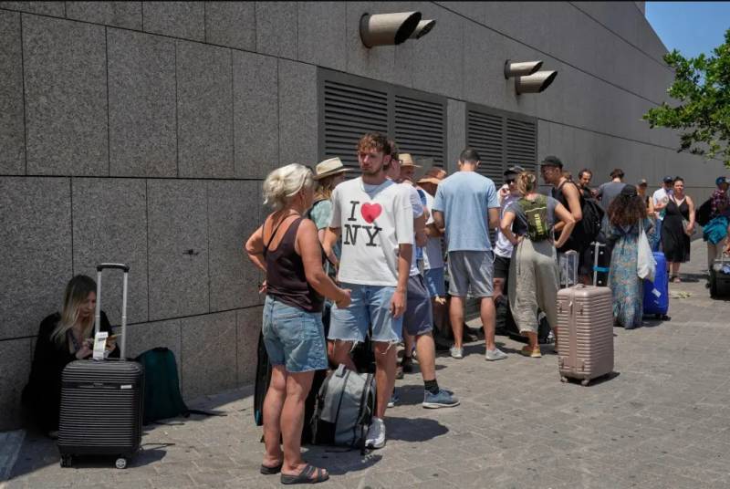 Poland evacuates around 160 people from Israel
