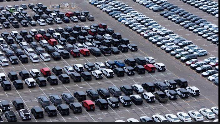 Japan's US auto exports drop as tariff fears build