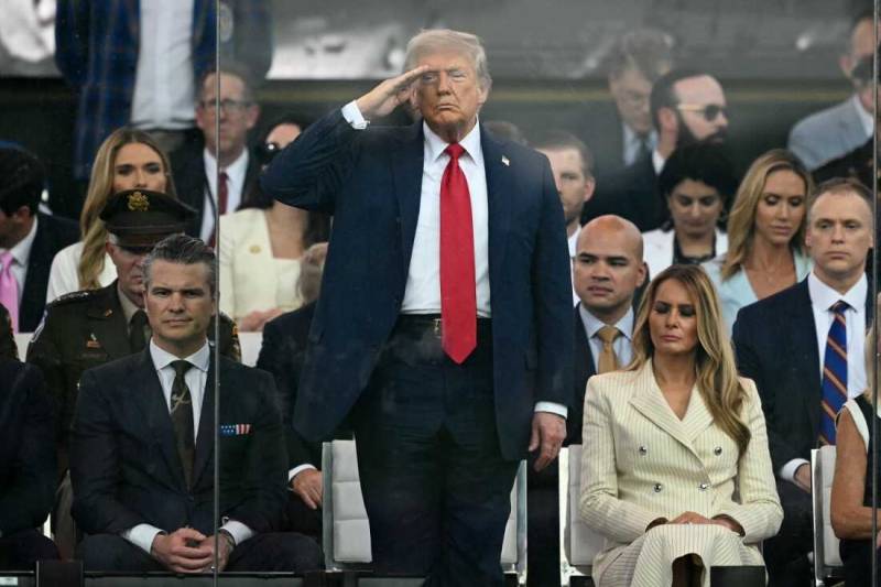Trump praises Pakistan, issues stern warning to Iran