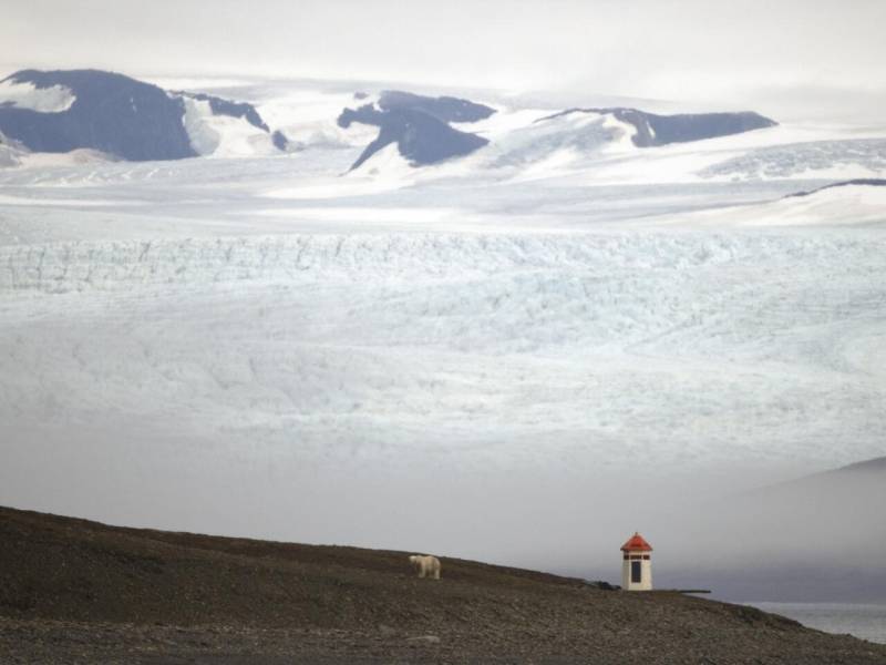 Arctic warming spurs growth of carbon-soaking peatlands